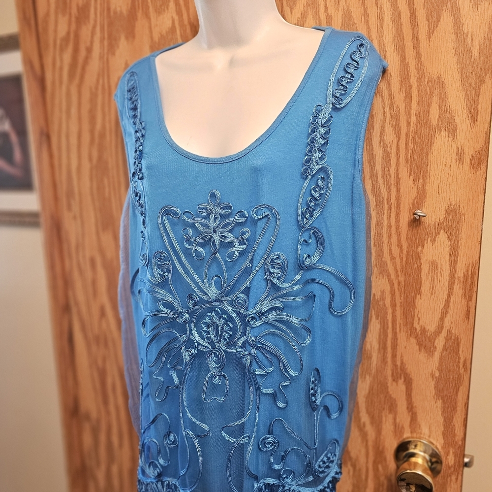 TOP WOMAN'S LARGE